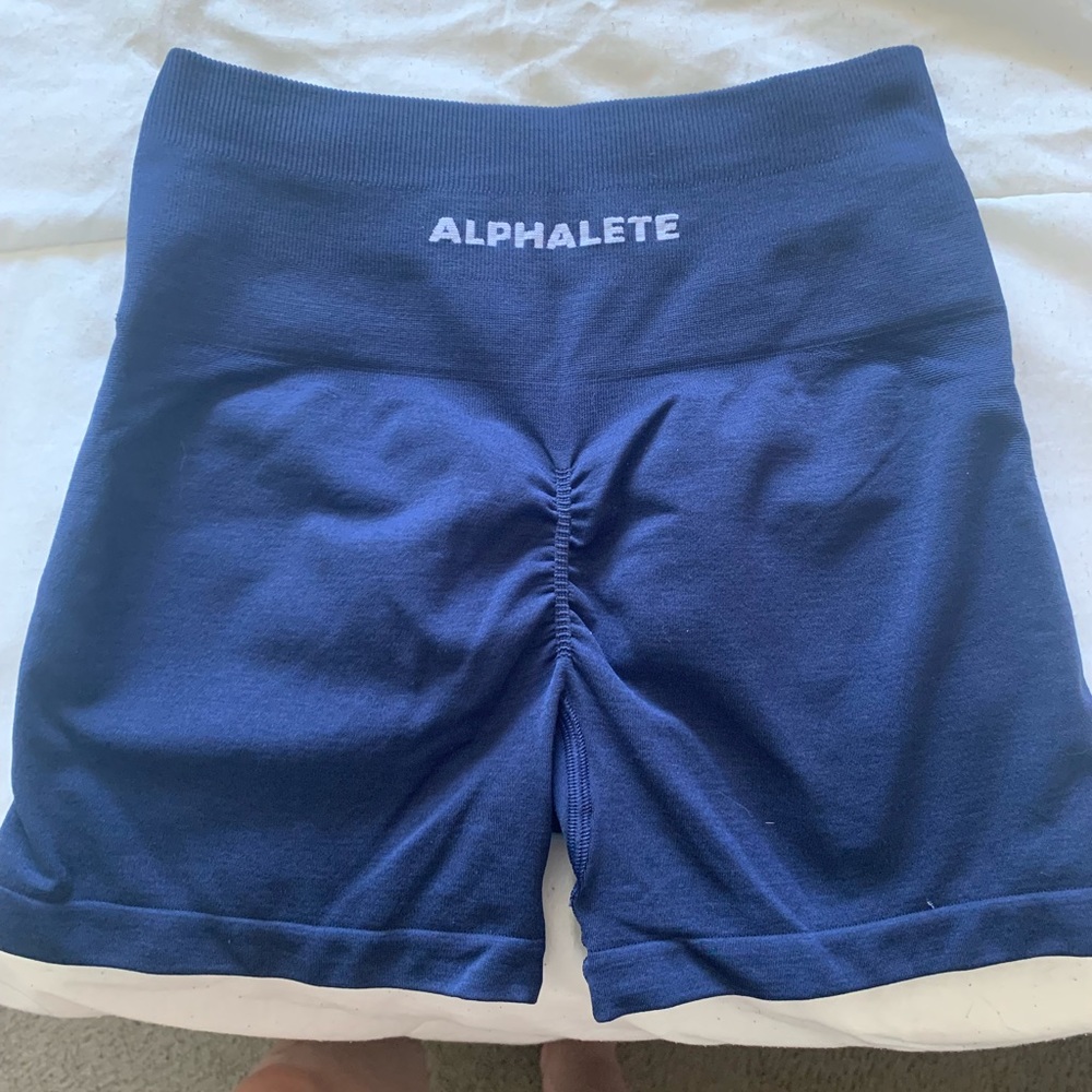 Alphalete Amplify shorts Tuxedo Blue